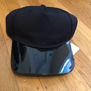 Black lulu hat with reflective Bill